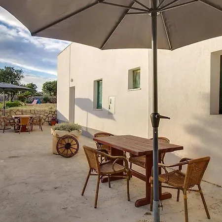 بيت ضيافة Tia Veli Lošinj