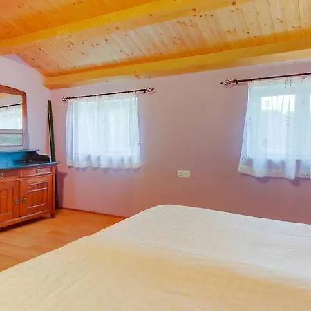 Tia Πανσιόν Veli Lošinj