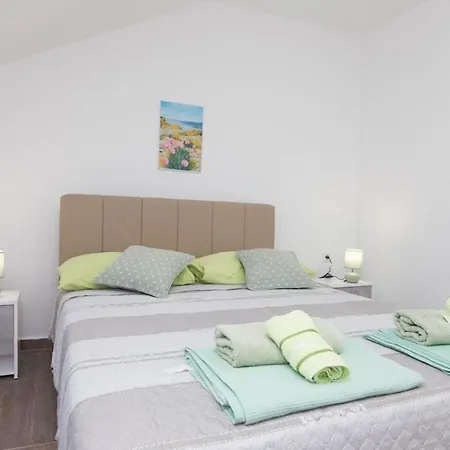 Πανσιόν Tia Veli Lošinj