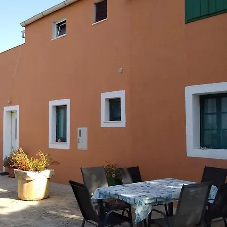 Casa de hóspedes Tia