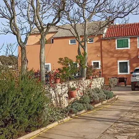 Casa de hóspedes Tia