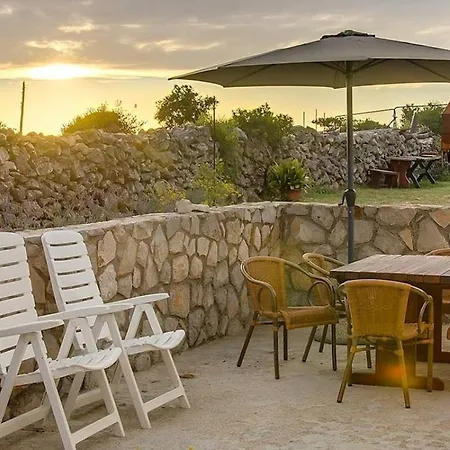 Guest house Tia 4*
